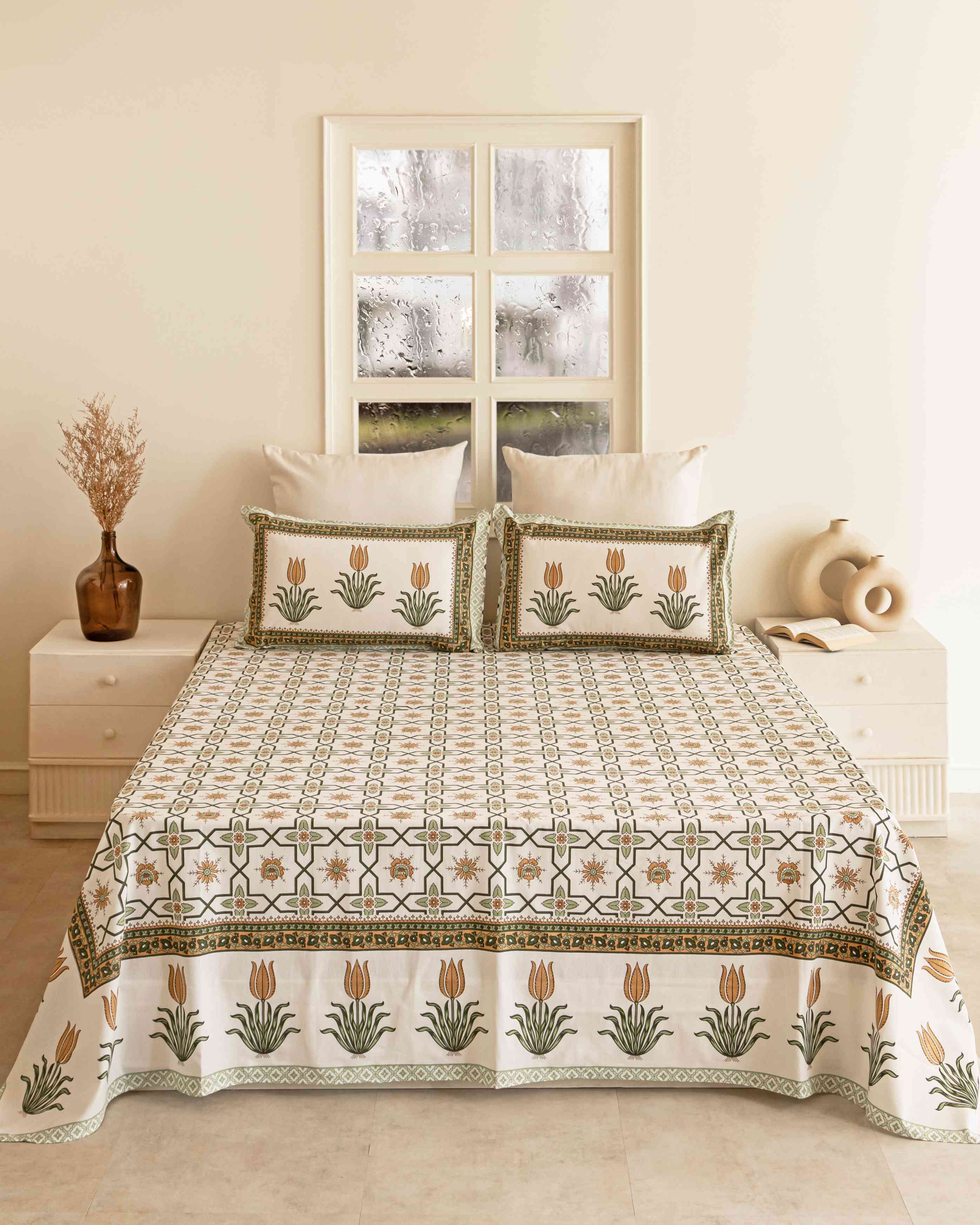 Quatrefoil Bedsheet