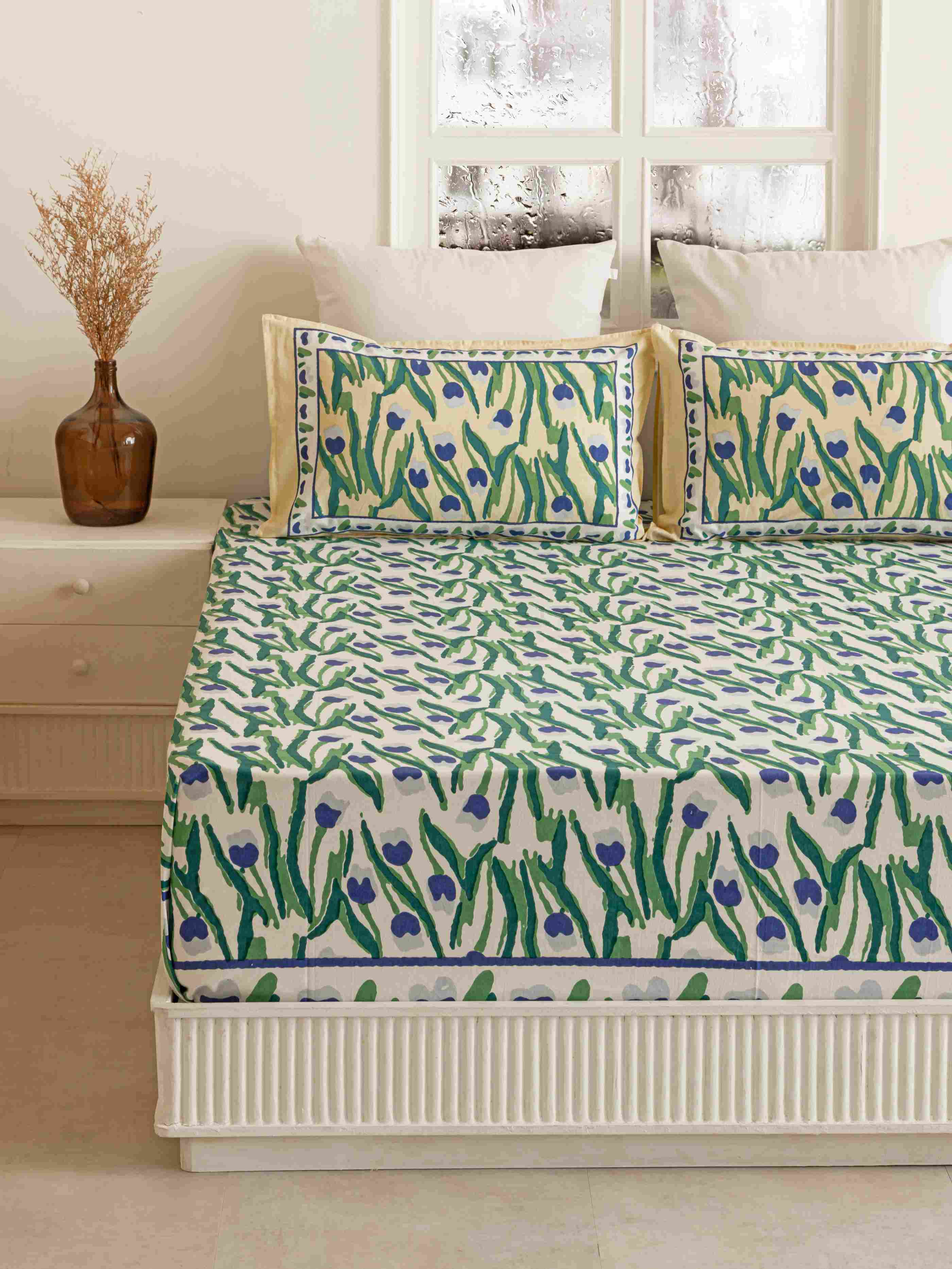 Mystique Floral Tulip Bedsheet