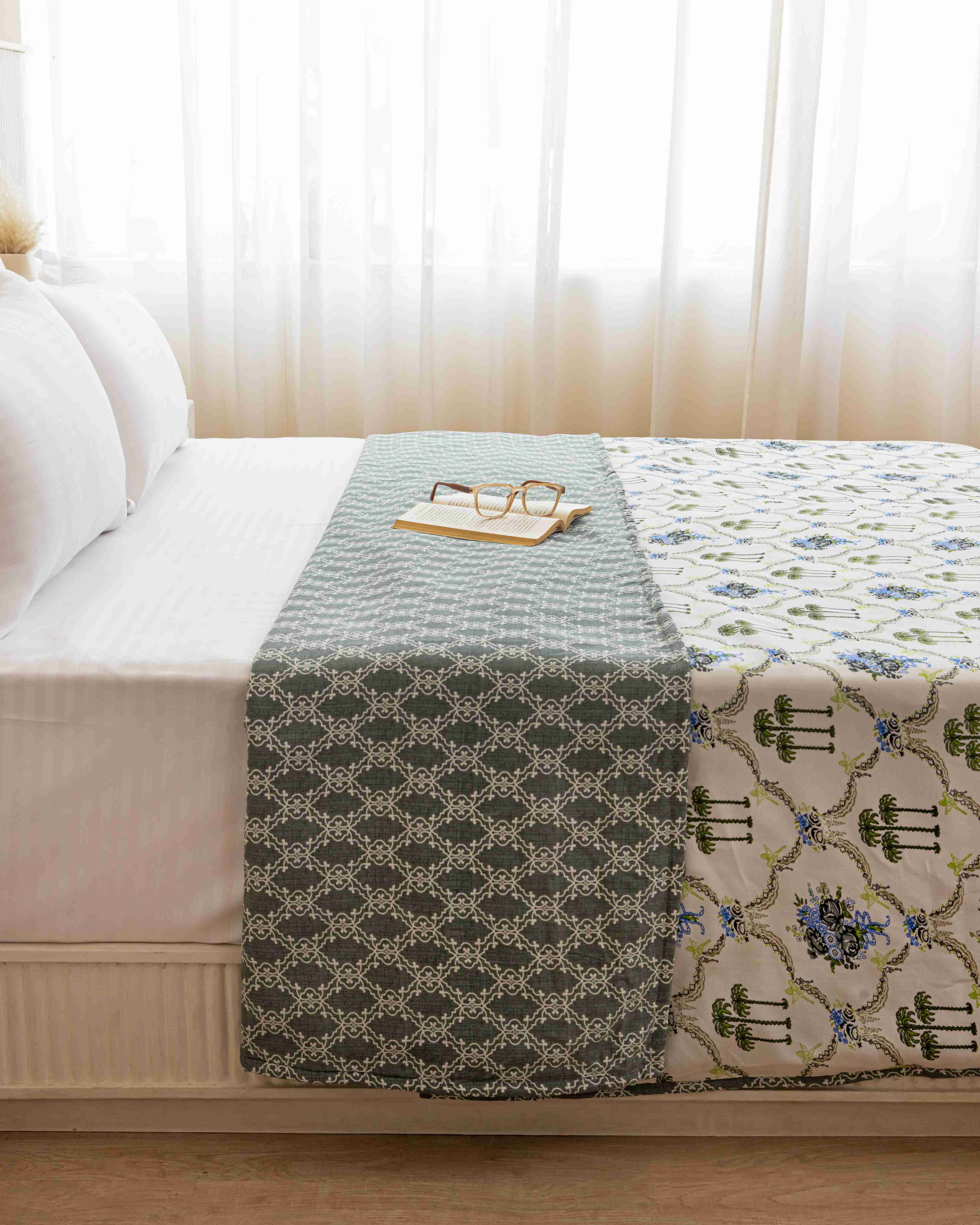 Blue & White Palm Tree Reversible Dohar