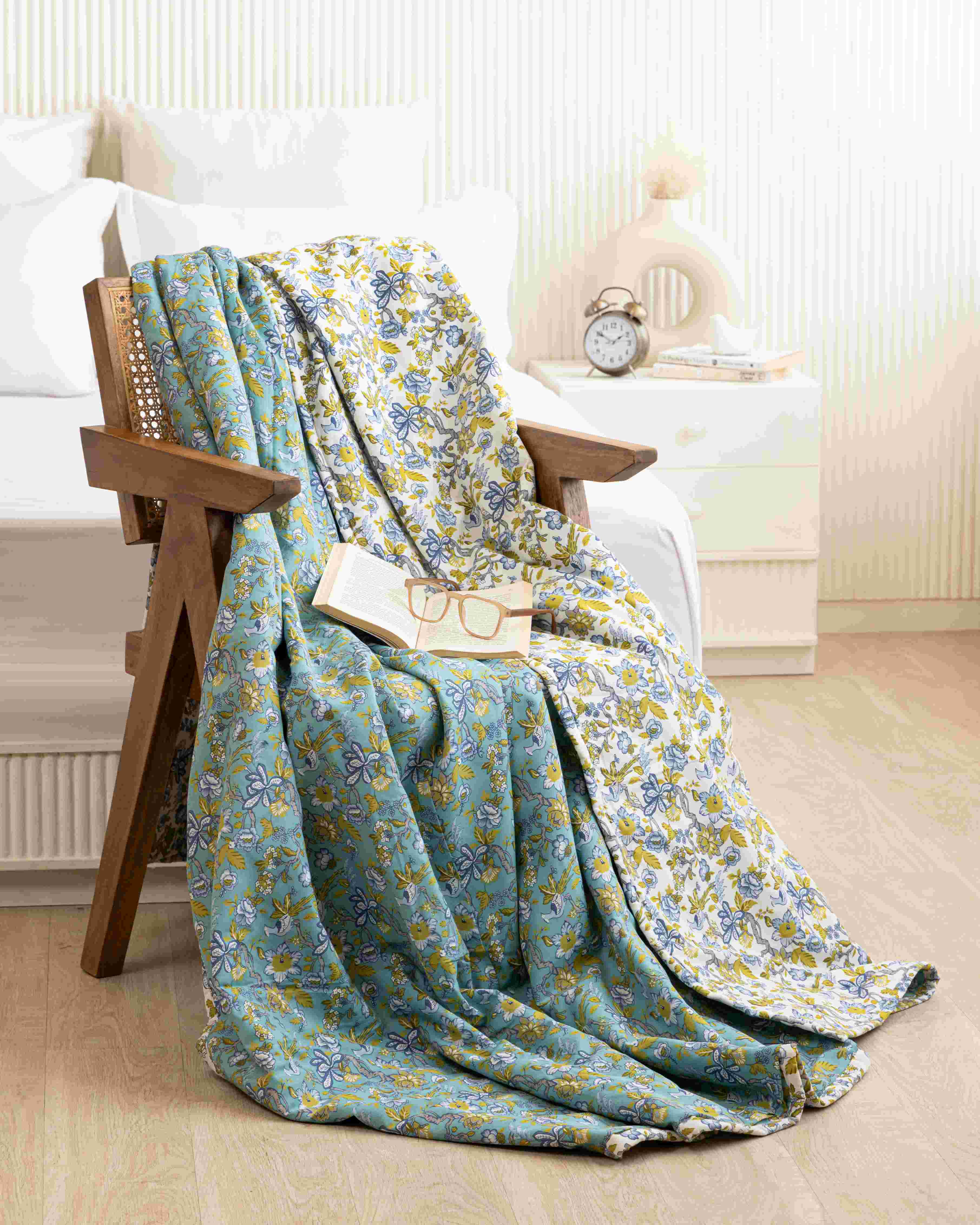 Aqua Green & White Reversible Dohar