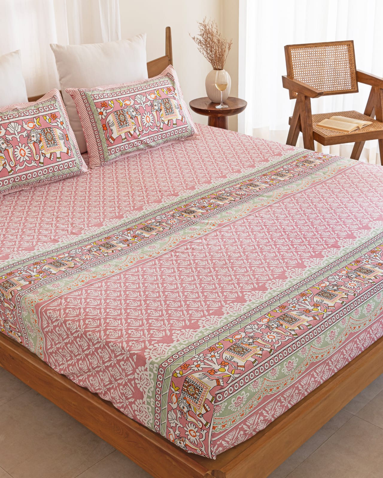Gulabi Gajraj Print Bedsheet