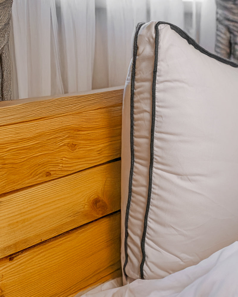 Gusset Or Double Dori Pillow