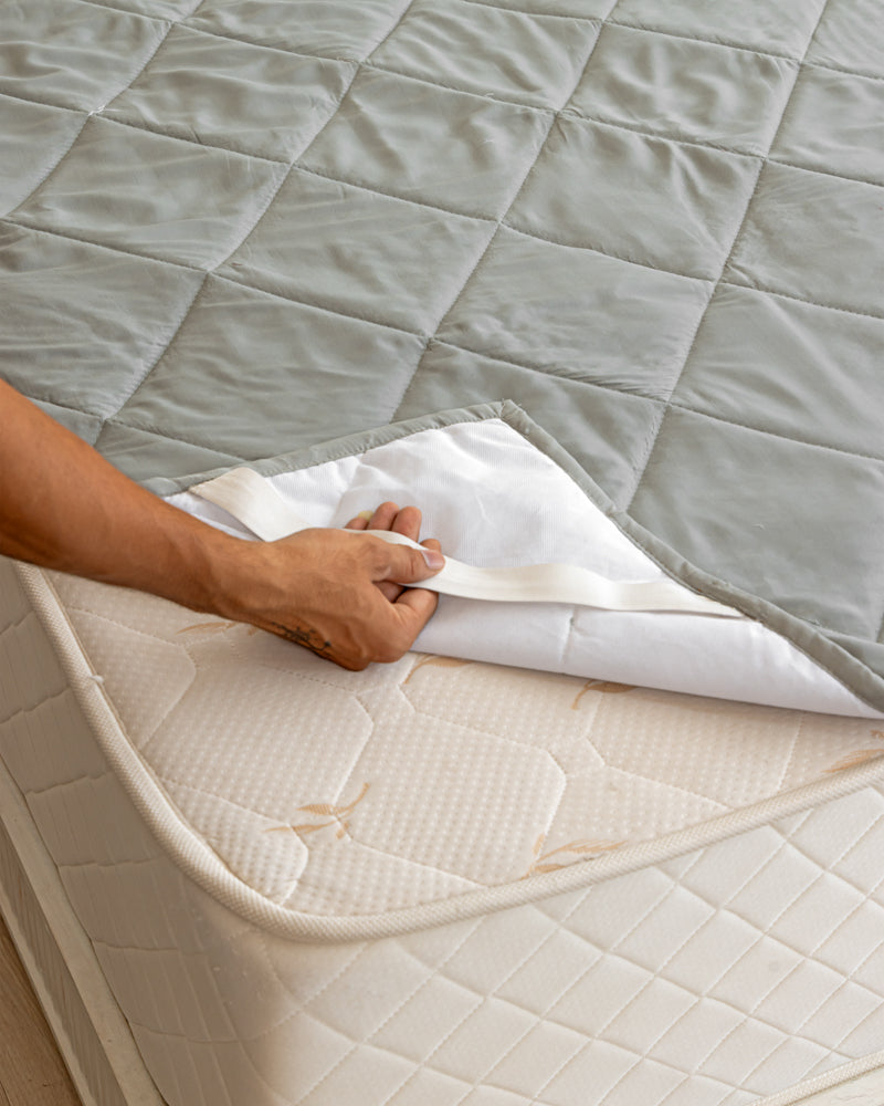 Quilted Mattress Protector With Elastic Hoops - Light Grey
