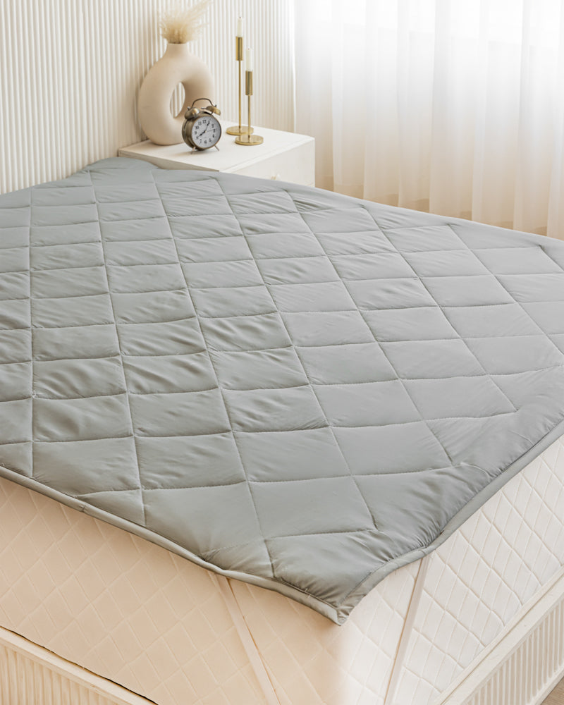 Quilted Mattress Protector With Elastic Hoops - Light Grey