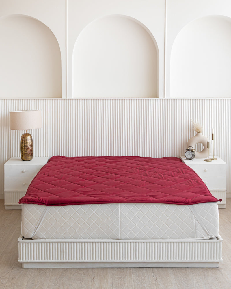Quilted Mattress Protector With Elastic Hoops - Maroon