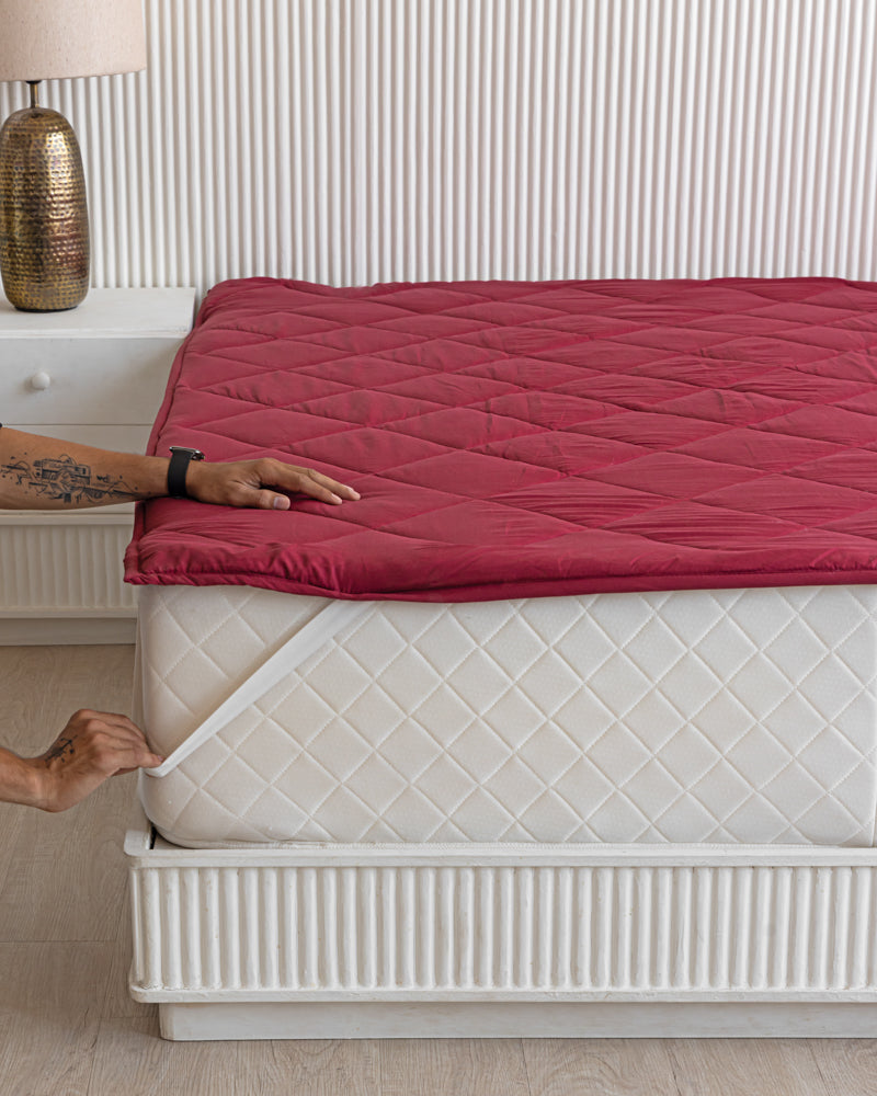 Quilted Mattress Protector With Elastic Hoops - Maroon