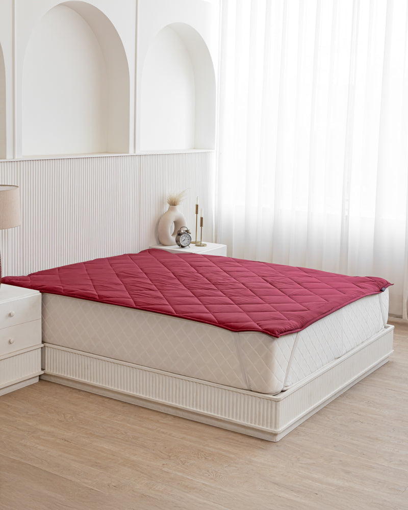 Quilted Mattress Protector With Elastic Hoops - Maroon