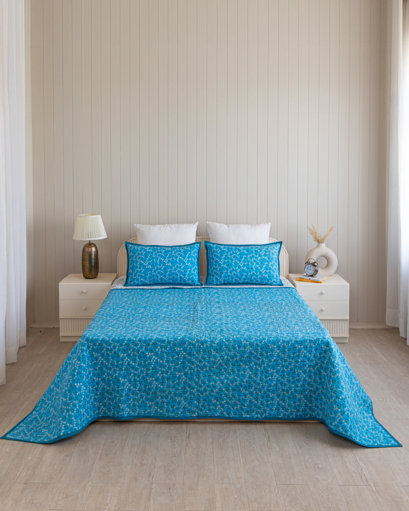 Reversible Quilted Bed Cover-Turquoise & White