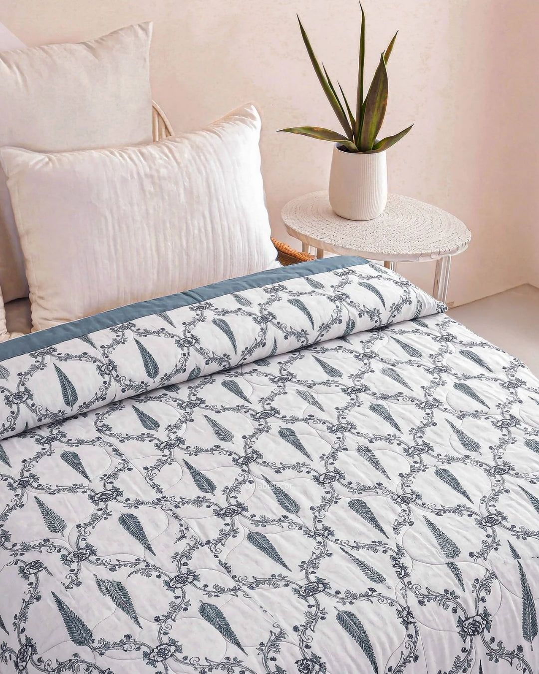 Teal Jaal Floral Single Bed Cotton Quilt