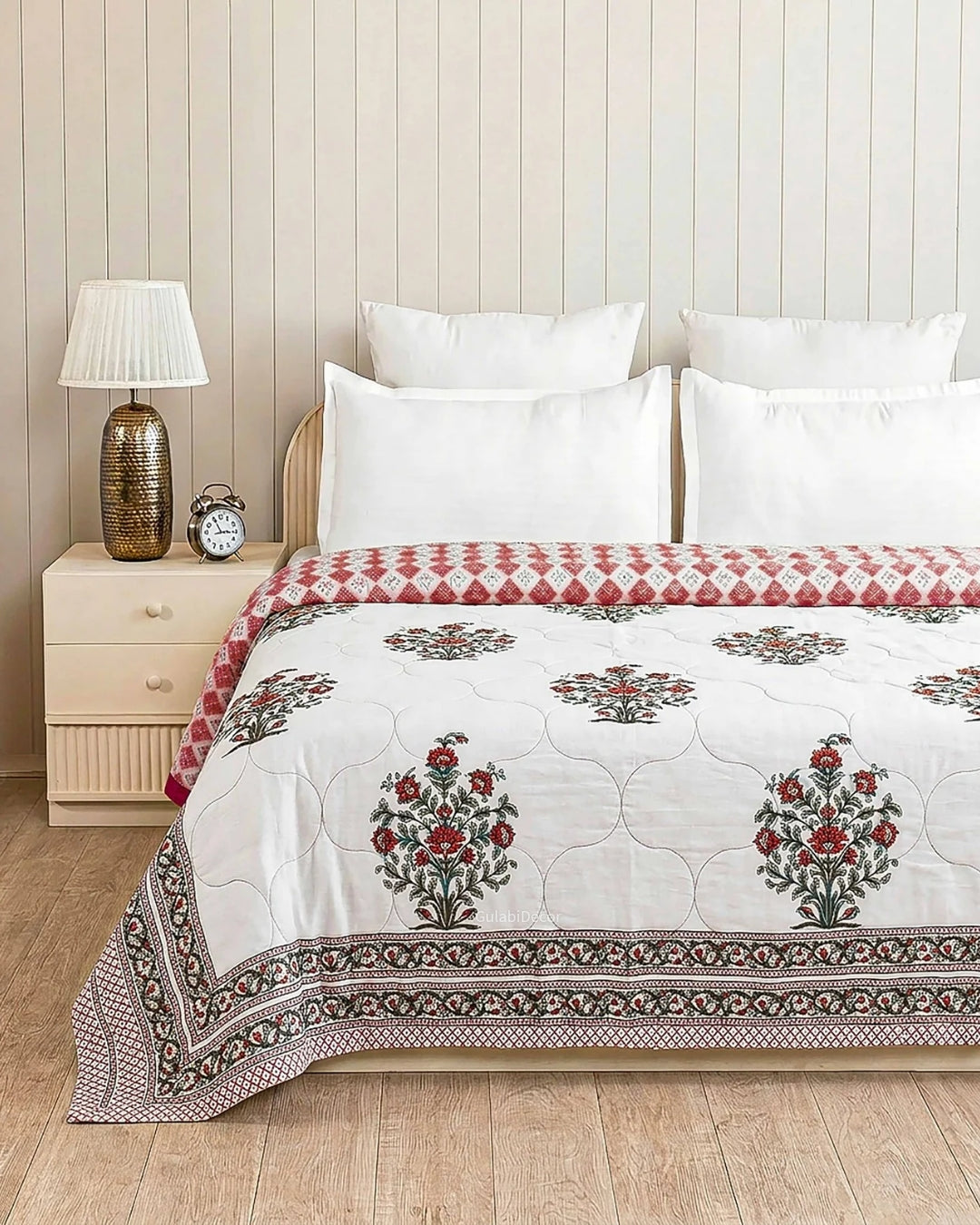 Reversible Crimson Rose-Bush Single Bed Cotton Quilt