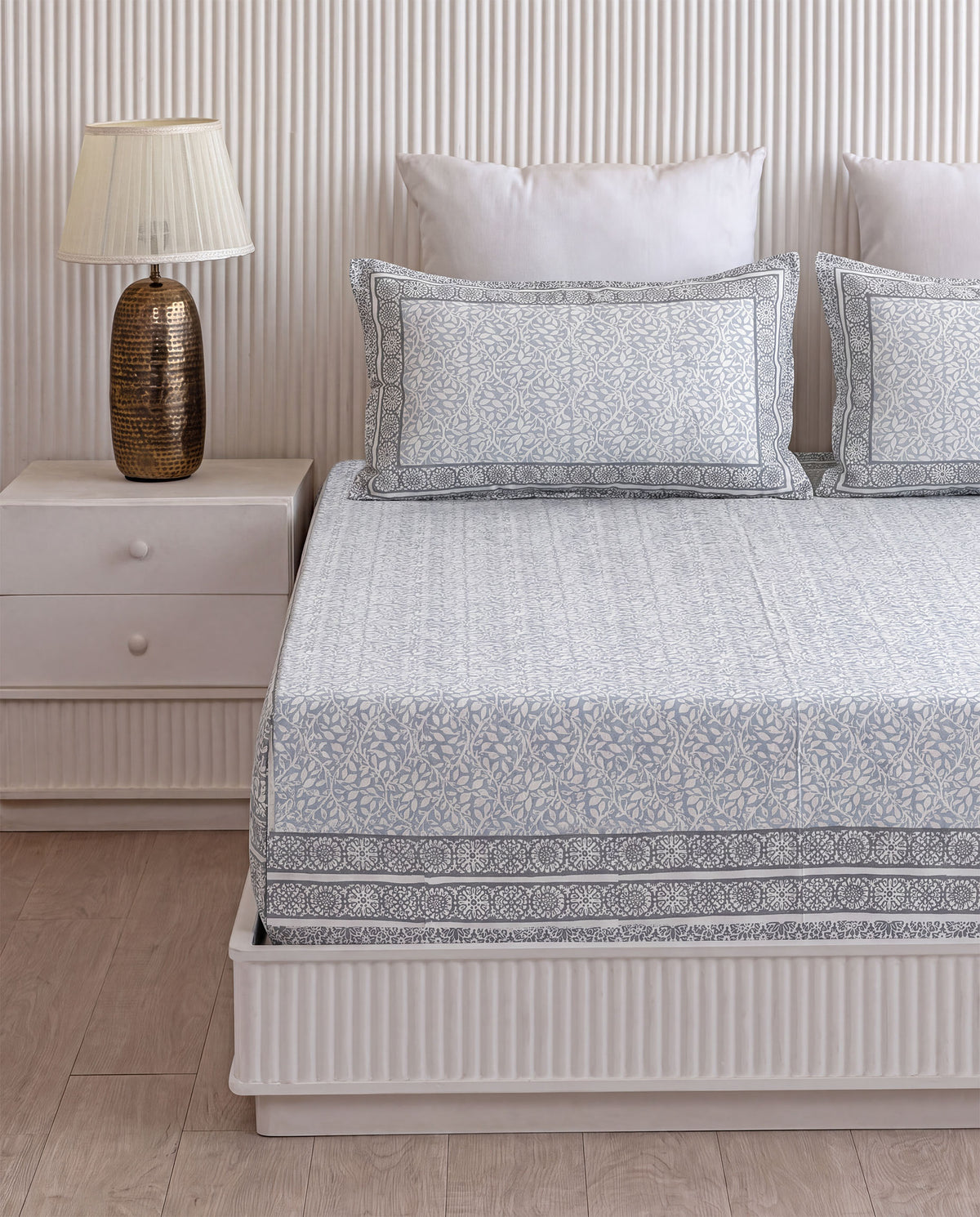 Misty Sage Vine King Size Bedsheet
