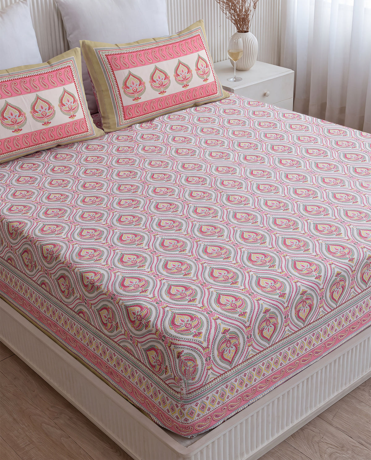 Gulabi Lotus King Size Bedsheet