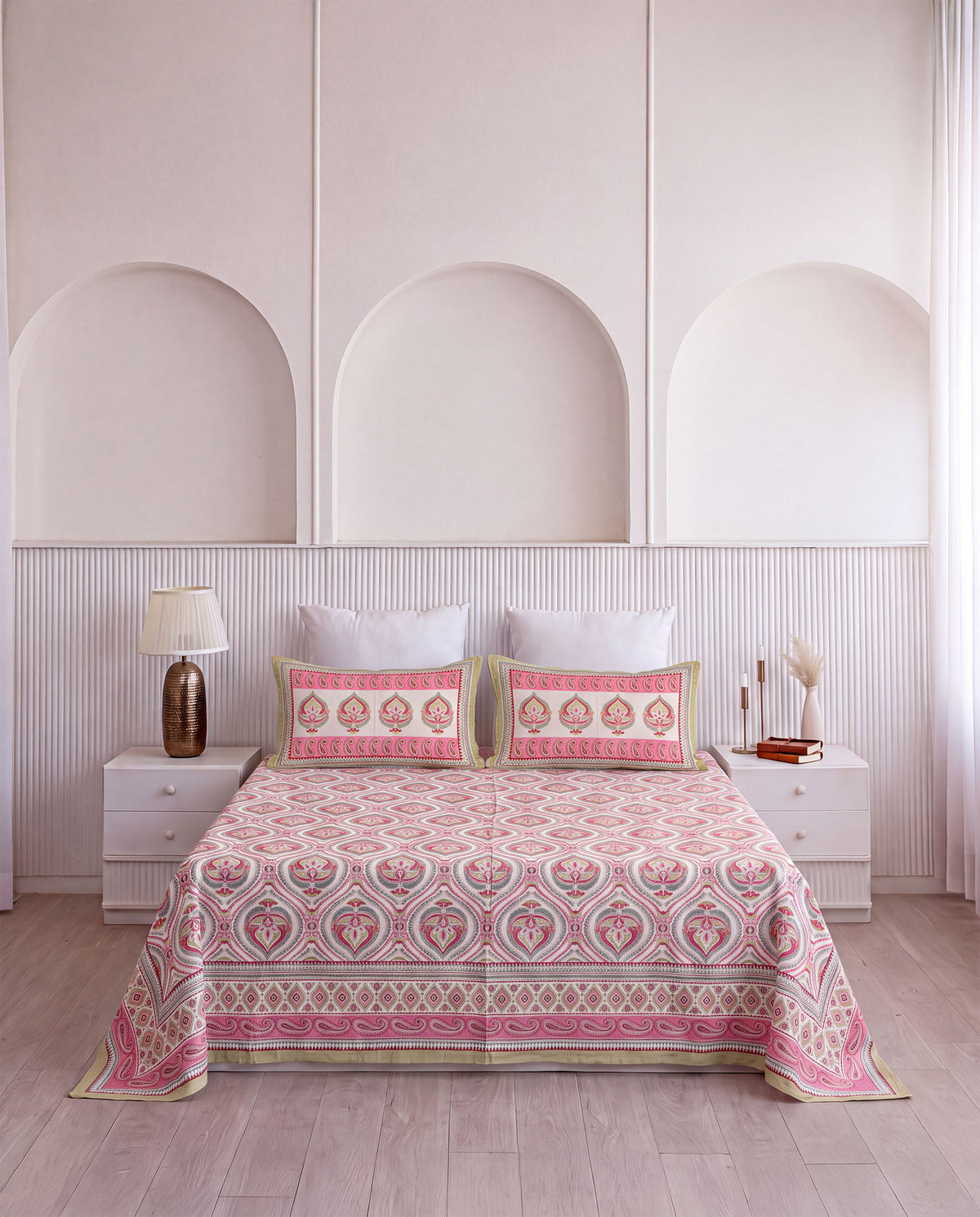 Gulabi Lotus King Size Bedsheet