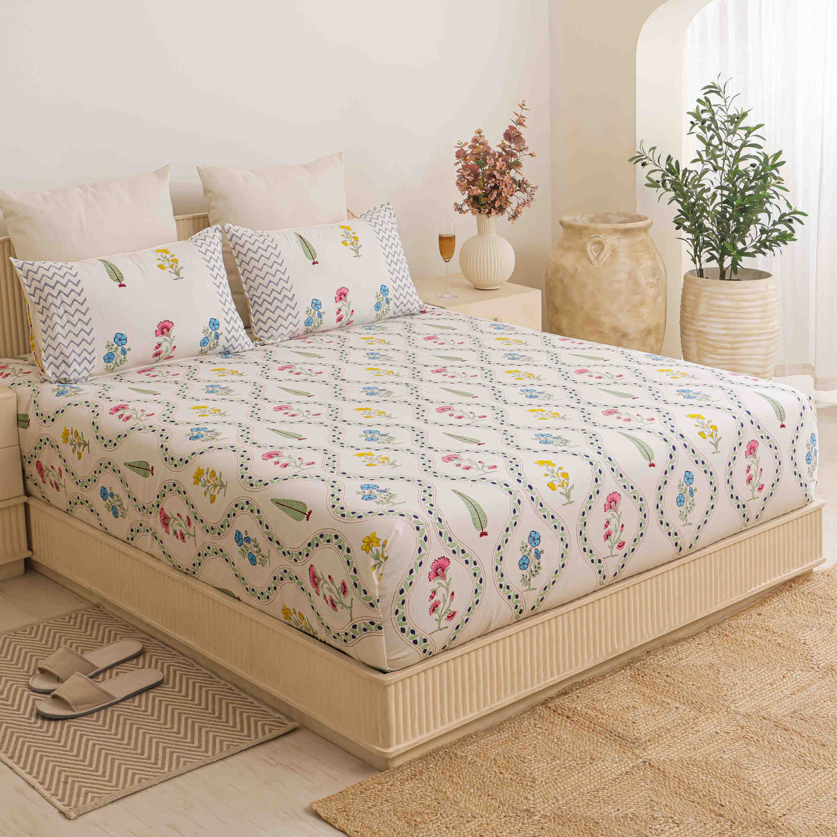 The Garden Trellis Pink & Blue Floral Ogee Block-Printed Cotton Bedsheet with 2 Pillow Covers
